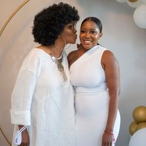 Meet your Posher, Angela